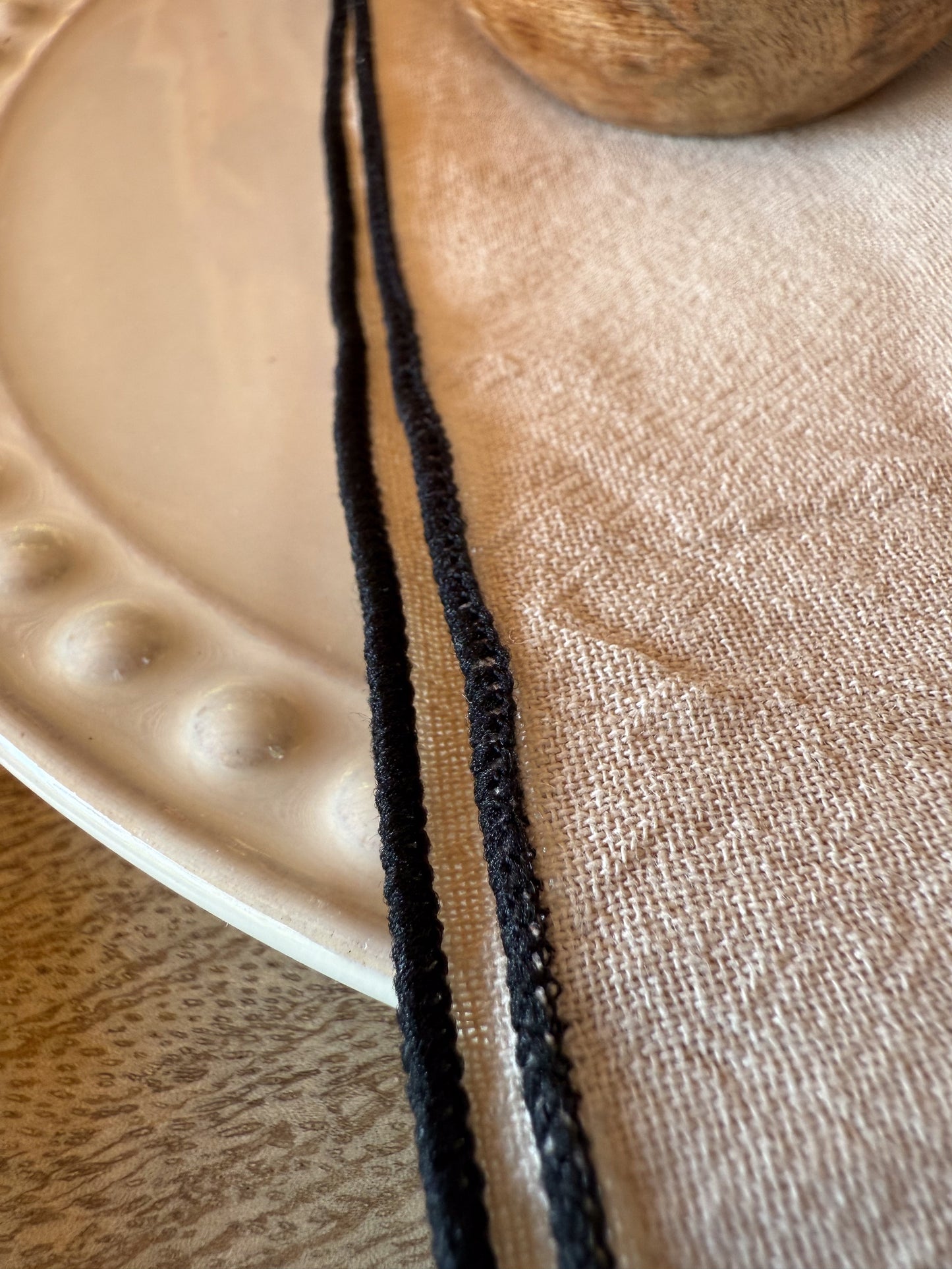 SERVILLETAS PESPUNTE NEGRO