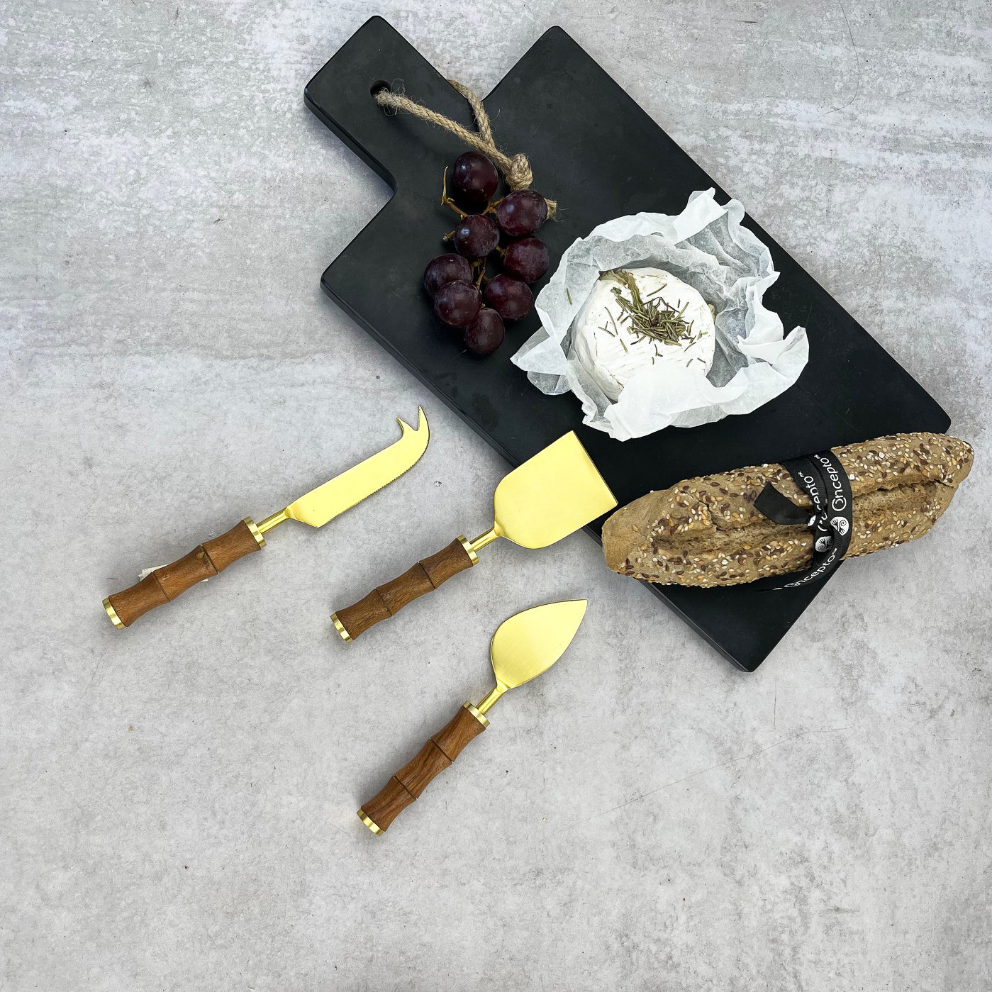 SET CUCHILLOS QUESO BAMBU DORADOS