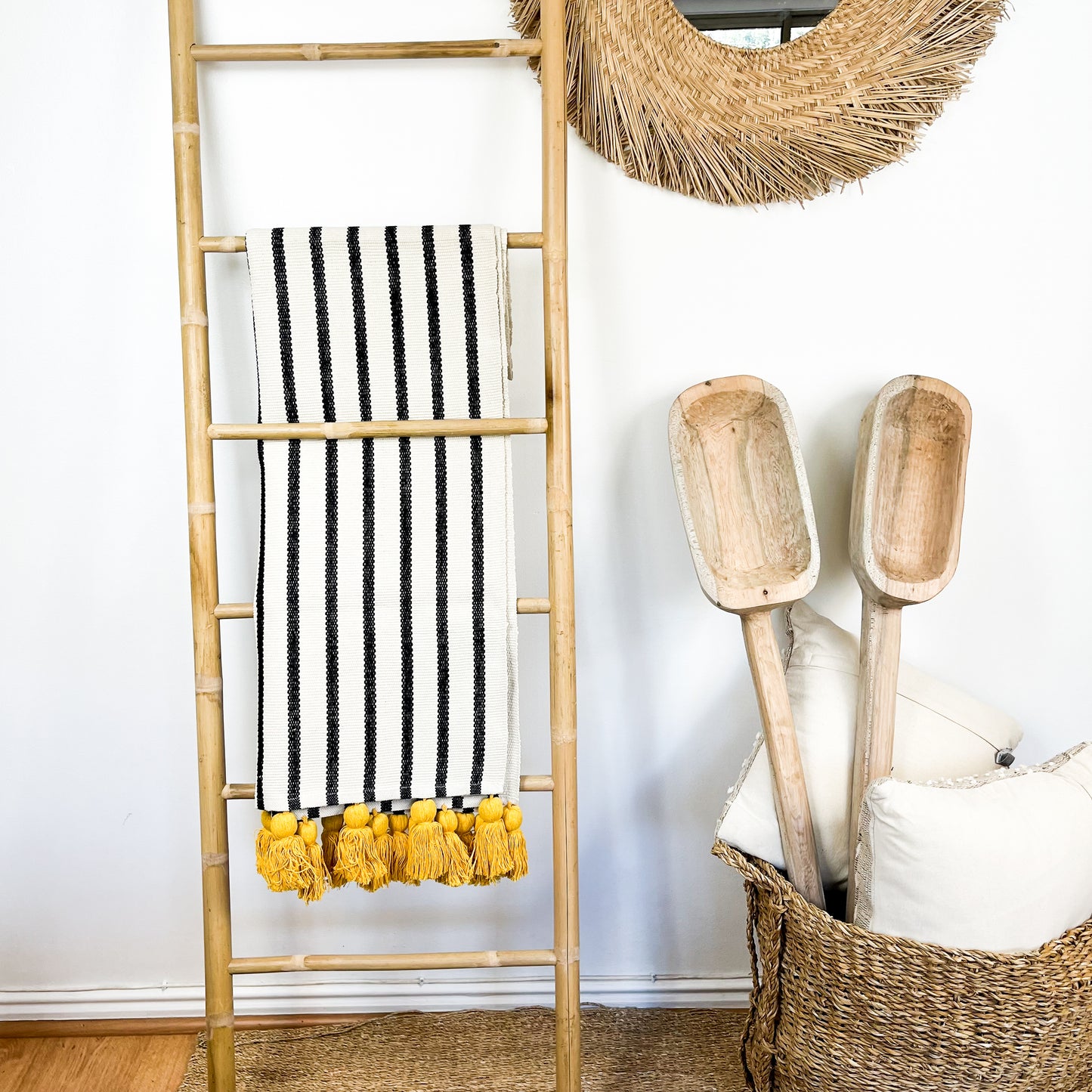 PIECERA RAYADA BORLAS AMARILLAS - Casa CMK