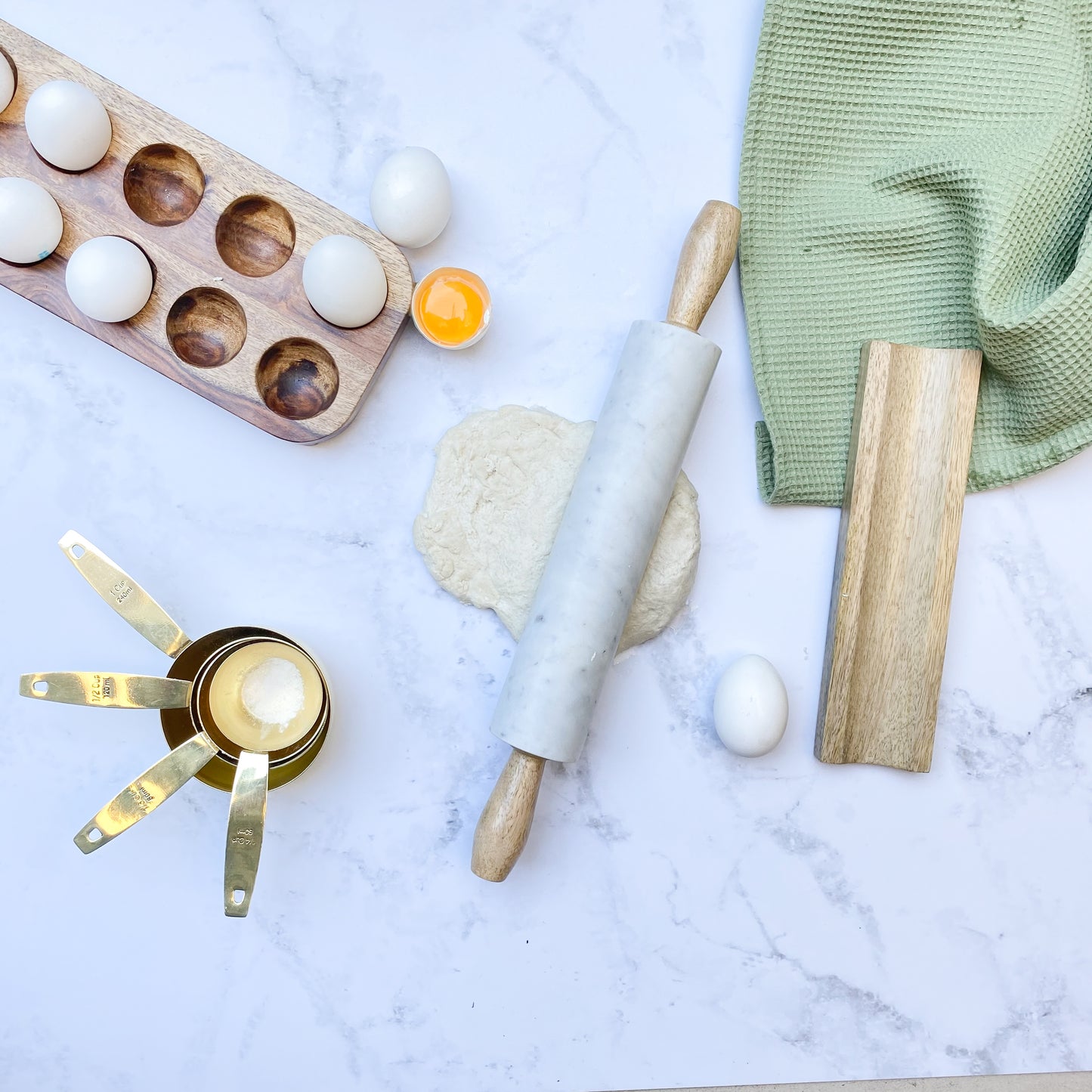 4 MEDIDORES DORADOS - Concepto MK